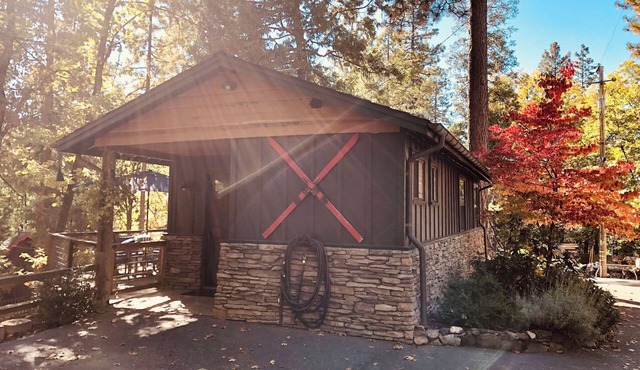 The Cranes cabin, clean, cozy & private cabin in Twain Harte, Perfect for 2!