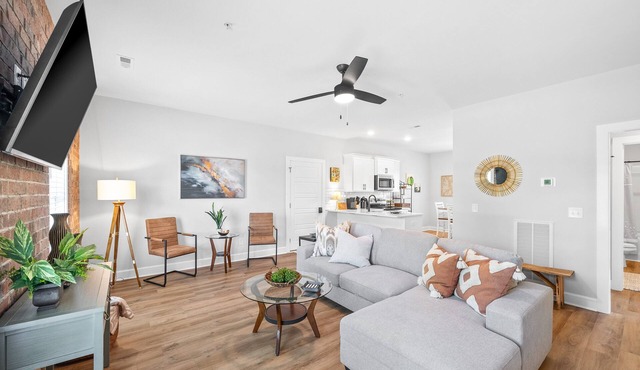 The Crash Pad at "The Spot" (281 Liberty Pkwy)