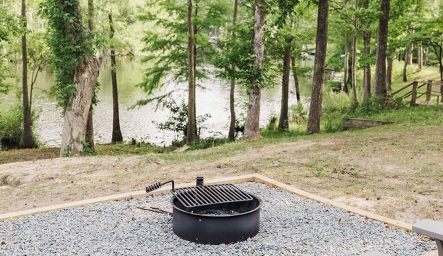 The Creek Cottage - Waterfront Rental, Waterfront Rental Near Downtown Wilmington