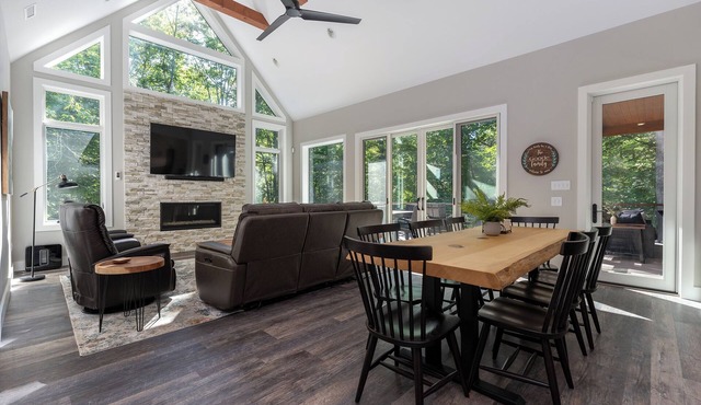 The Creeks of Serendipity | Luxury Pet-Friendly Home 10 Minutes from Black Mtn!