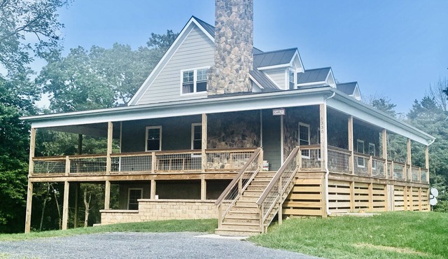 The Creekside- 10 mins from Harrisonburg