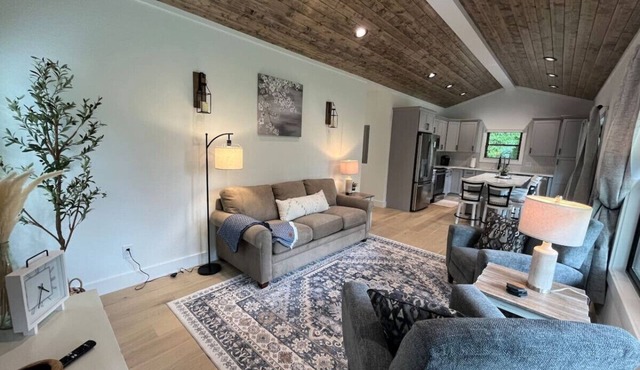 The Crepe Myrtle Cottage
