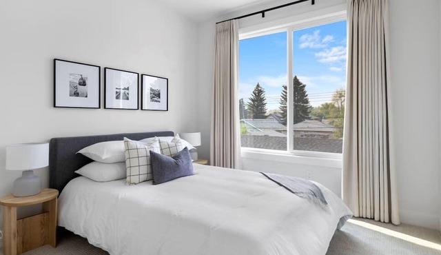 The Crescendo: Luxury Family Home 3 Minutes to DT