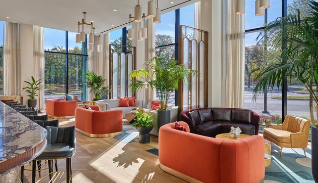 The Crescent Hotel | Courtyard Suite | Near Botanical Gardens
