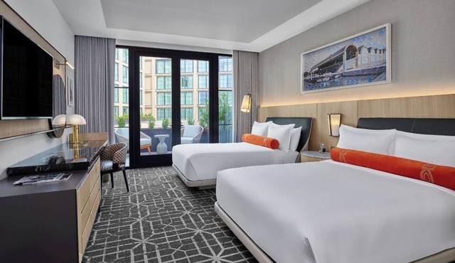 The Crescent Hotel | Patio Deluxe Queen Queen | Walk to National Cowgirl Museum