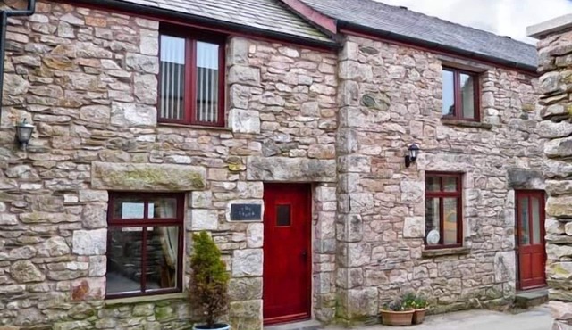 THE CROOK, character holiday cottage, with a garden in Great Urswick