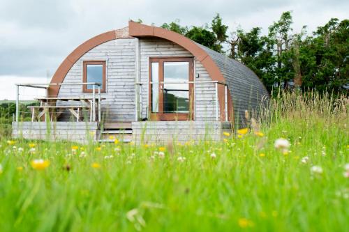 The Crossings Inn, Eco-friendly cabin in the Cumbrian countryside with heating and hot water
