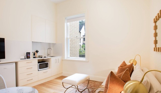 The Crown, Two Surry Hills Isyd