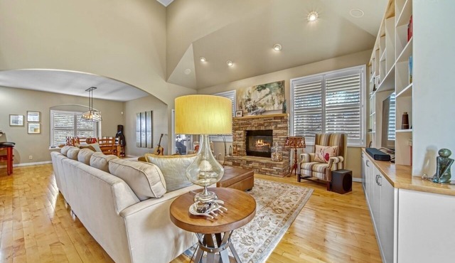 The Crows Nest-Elevated Lake Michigan Living!