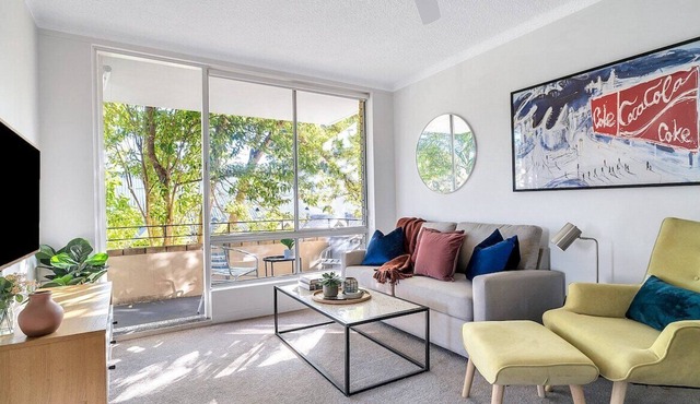 'The Crows Nest' - Stylish & Chic, North Sydney