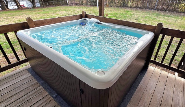 The CRYSTAL House ~ With HOTTUB + Hidden Bar Room + Game Room! WOW!