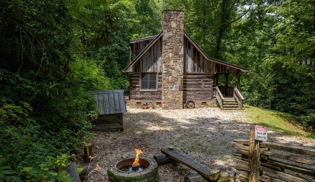 The Cullisia: Historic 2BR Gem with Modern Amenities