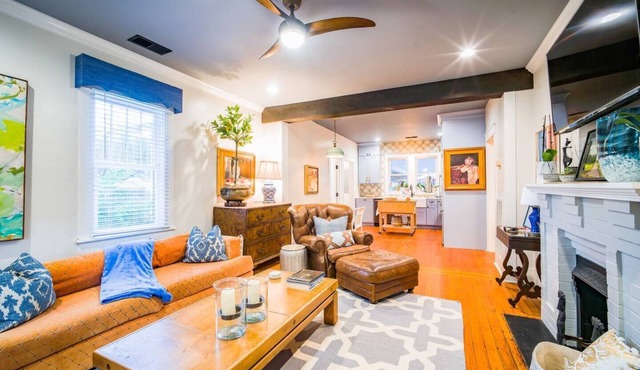 The Cullman Haus-Steps from Cullman High-blocks from Warehouse District