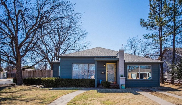 The Cute Blue House!
