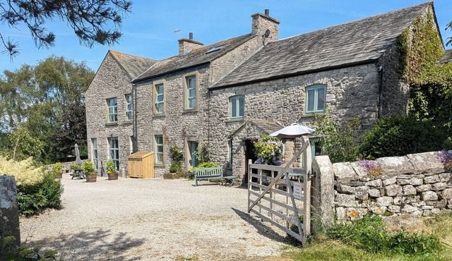 THE DAIRY AT BRACKENTHWAITE FARM, pet friendly in Arnside