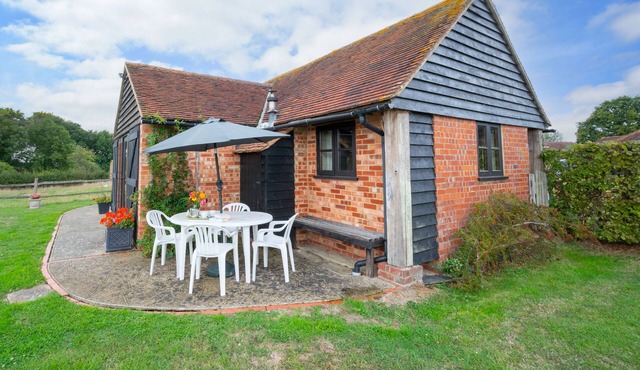 The Dairy Cottage - Two Bedroom House, Sleeps 4