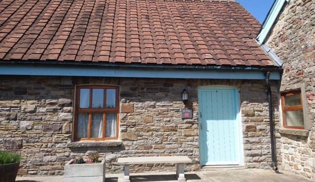 The Dairy - Tyn Cellar Barns