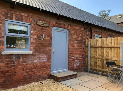 The Dairy, Wolds Way Holiday Cottages, 1 bed studio