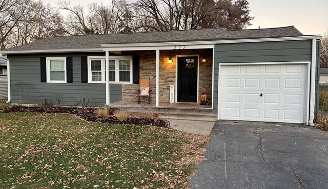 The Dapple Grey Chalet - Cozy Home in a Country Town