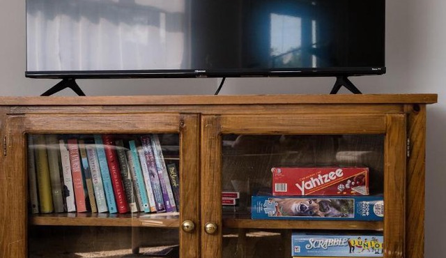 The Darcie House - cozy, pet-friendly home in PEC