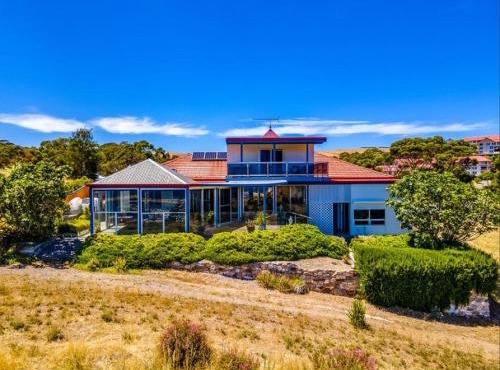 The Darling Of Marina - A Hilltop And Sea Getaway