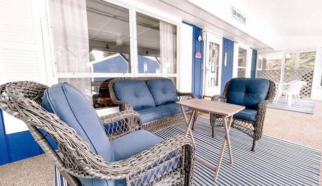 The David w/Private Screened Porch & Fire Pit
