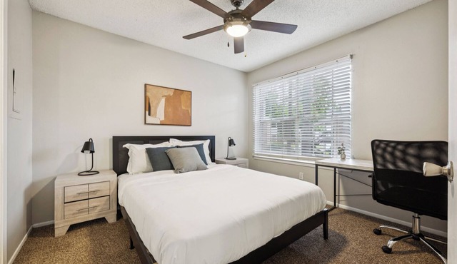 The Davis 412 I Spacious 1 Bed 1 Bath