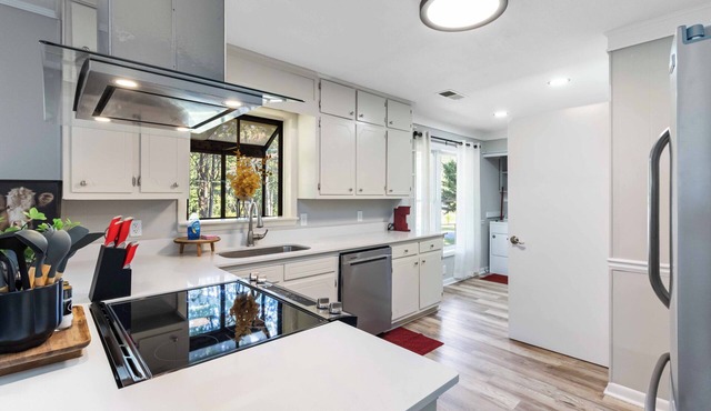 The Dawg House Pet-Friendly 4Br 2 Bath Near UGA & Ga Club