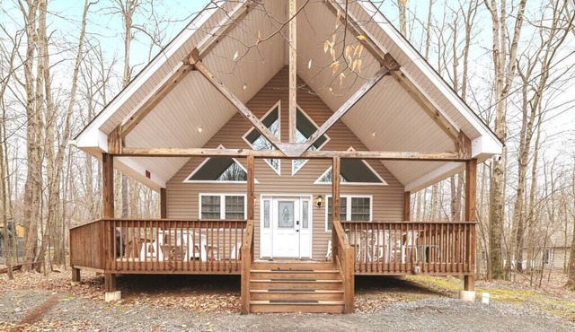 The Daydream Chalet: Newly installed hot tub!, The Daydream Chalet: A dream in every season! Enjoy s