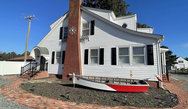 The Deadrise Inn, Sleeps12, Spacious, Newly Renovated