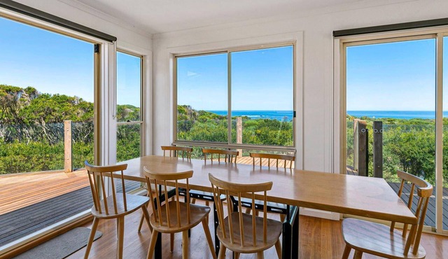 The Deck House - sleeps 8