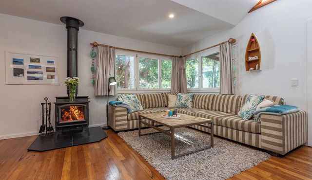 The Deck - Private Oasis in rainforrest setting