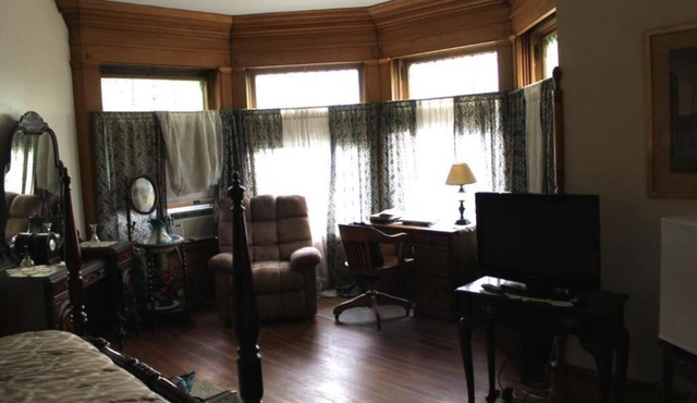 The Decker at Victorian Charm Inn