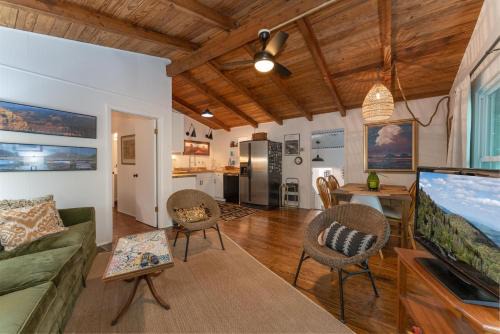 The Deep Forest Green Cottage