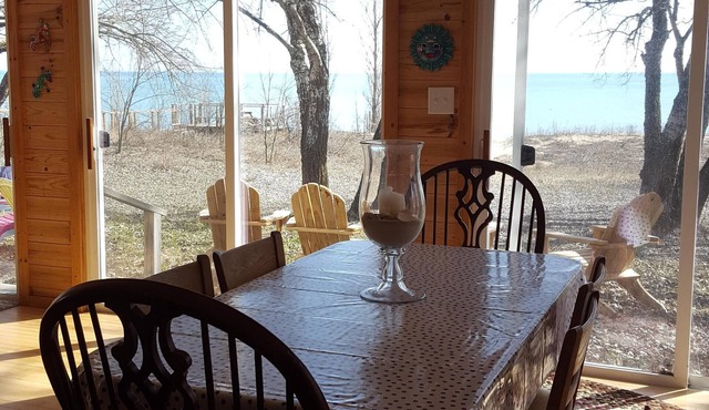 The Dell Cottage: a Private Lakefront Family Owned Home on Lake Huron