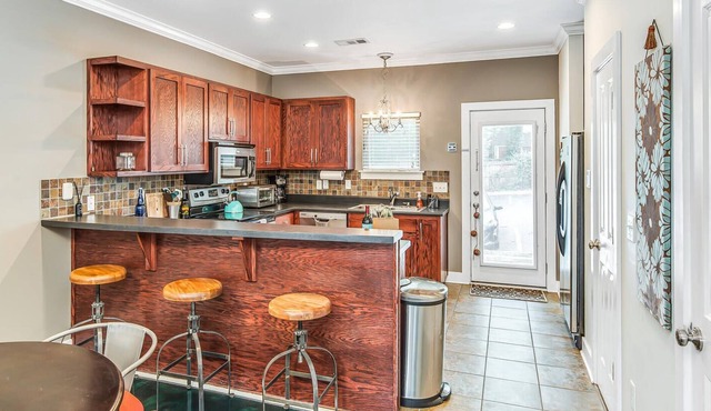 The Delta Blues - Cozy Townhome in Vibrant East Nashville!
