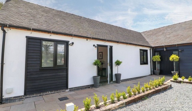 The Den 5*, Private Hot Tub, Derbyshire Dales/Peak District.