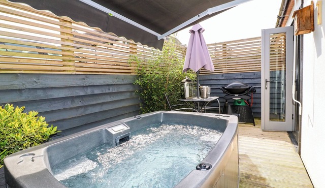 The Den, Bank Top Farm