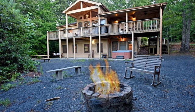 The Denali Cabin | 6BR Mountain Retreat Hot Tub Game Room