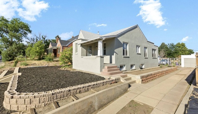 The Denver Digs- Perfect Denver Getaway in the West Highlands Neighborhood!