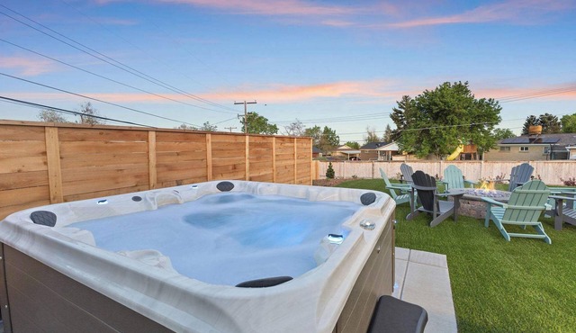The Denver Retreat: Game Room & Hot Tub & Family