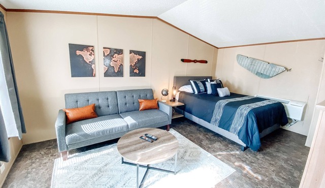 THE DEREK - One Bedroom Studio Apartment