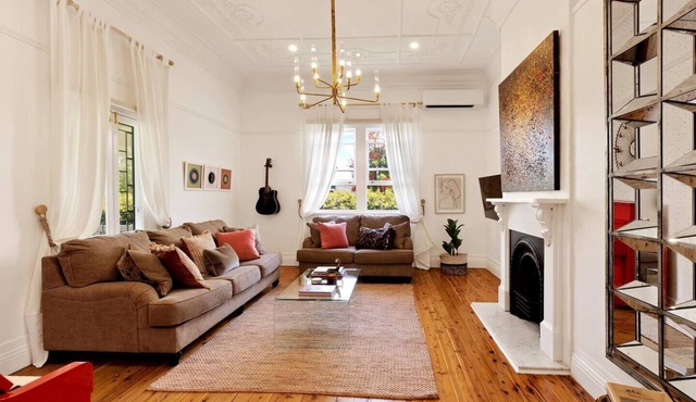 'The Devonshire'luxury cottage in central Scone