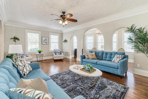 The Diamond Colonial - Luxury Home Near Lake Hollingsworth - Events OK