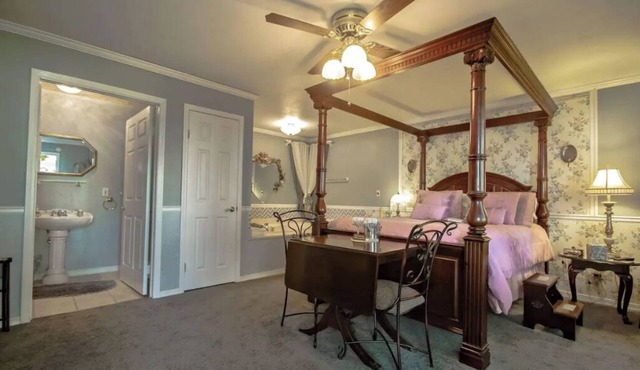 The Dickey House, Queen Anne Suite