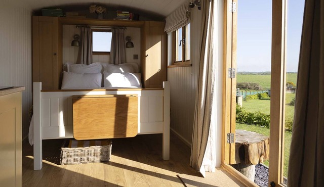 The Dilly: Luxury, romantic shepherd's hut for two on Anglesey