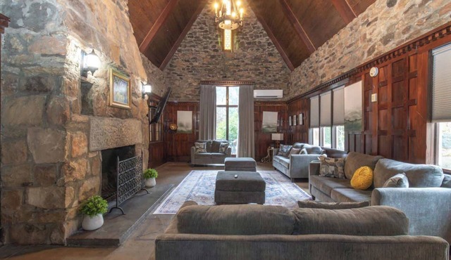 The Dinglewood Castle | Sleeps 19! | One-of-a-Kind Stay