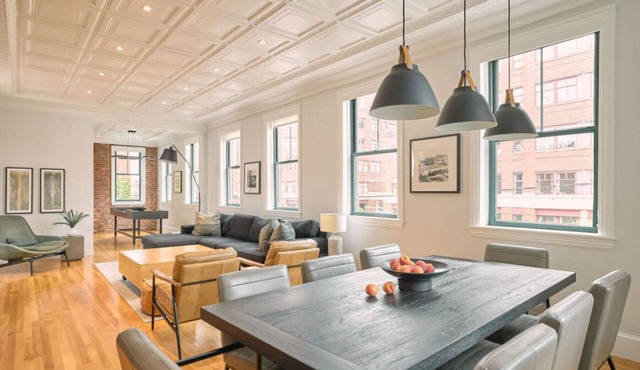 The Docent's Collection at 121 Middle Street