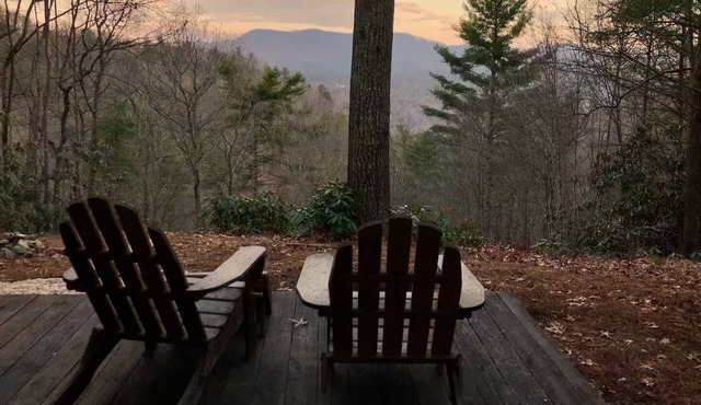 The Doe Branch Cabin - Modern Mountain Retreat