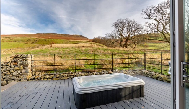 The Dog House - One Bedroom House, Sleeps 2